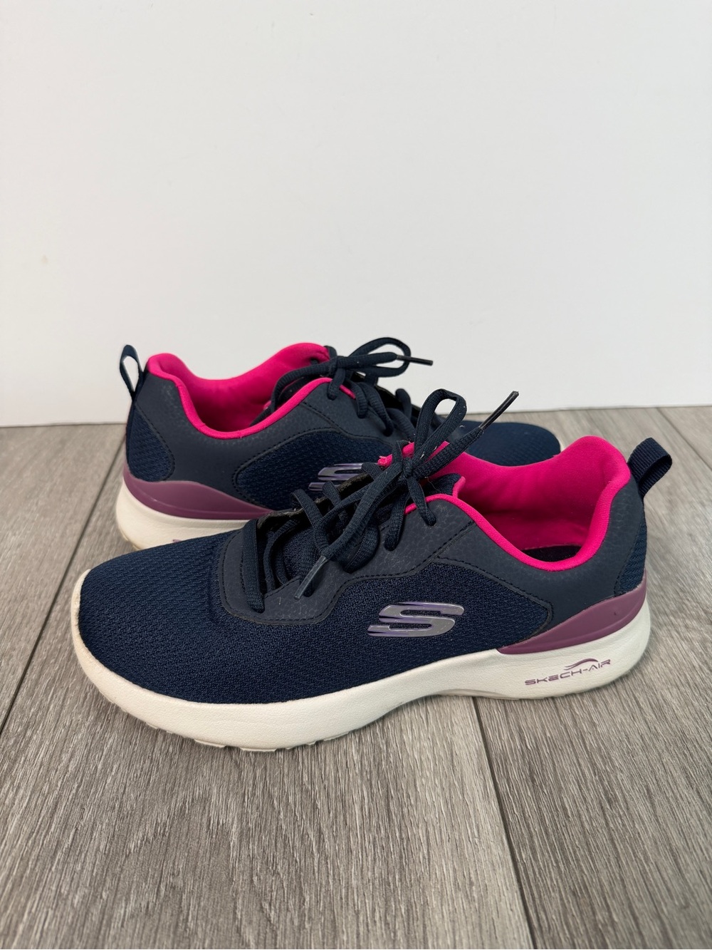 Skechers Women's Dynamight Sneakers Size 7.5